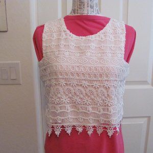 DISCOUNTED Pretty sleeveless blouse, lace white, size Large